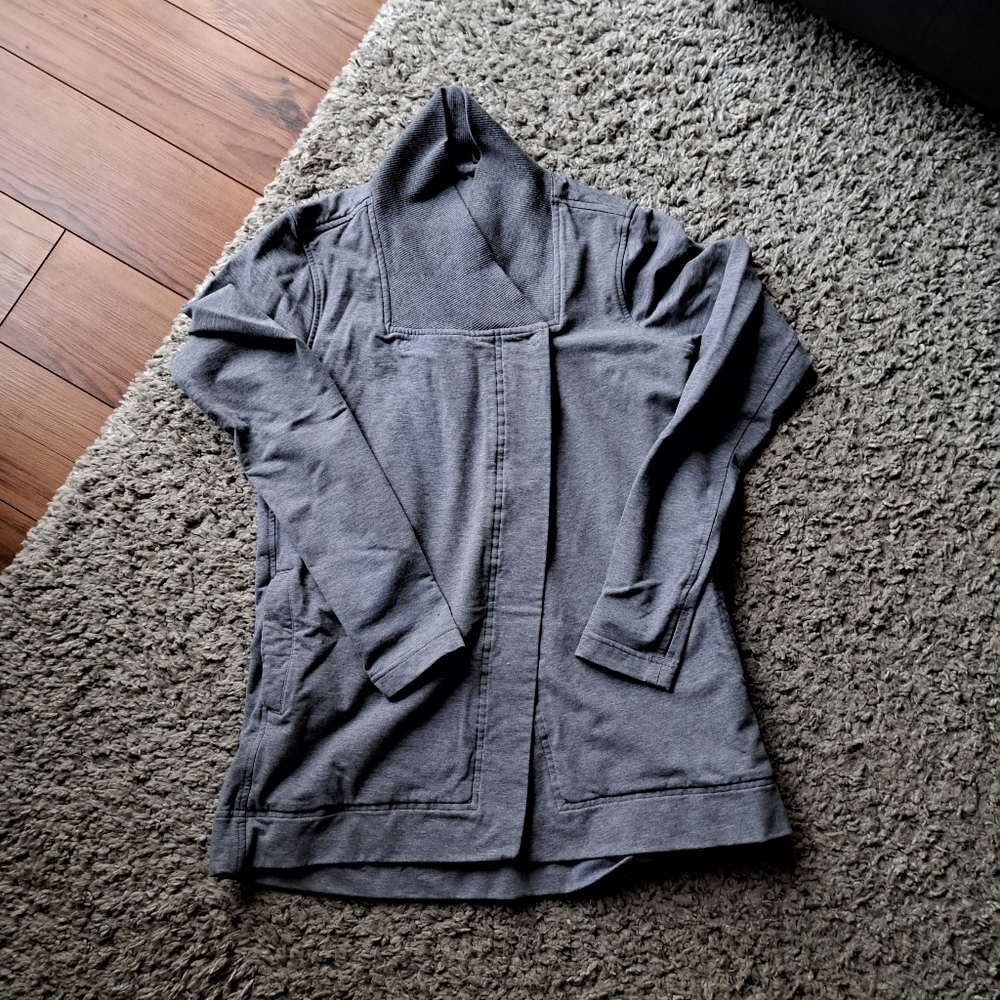 Lululemon Belle wrap size 4